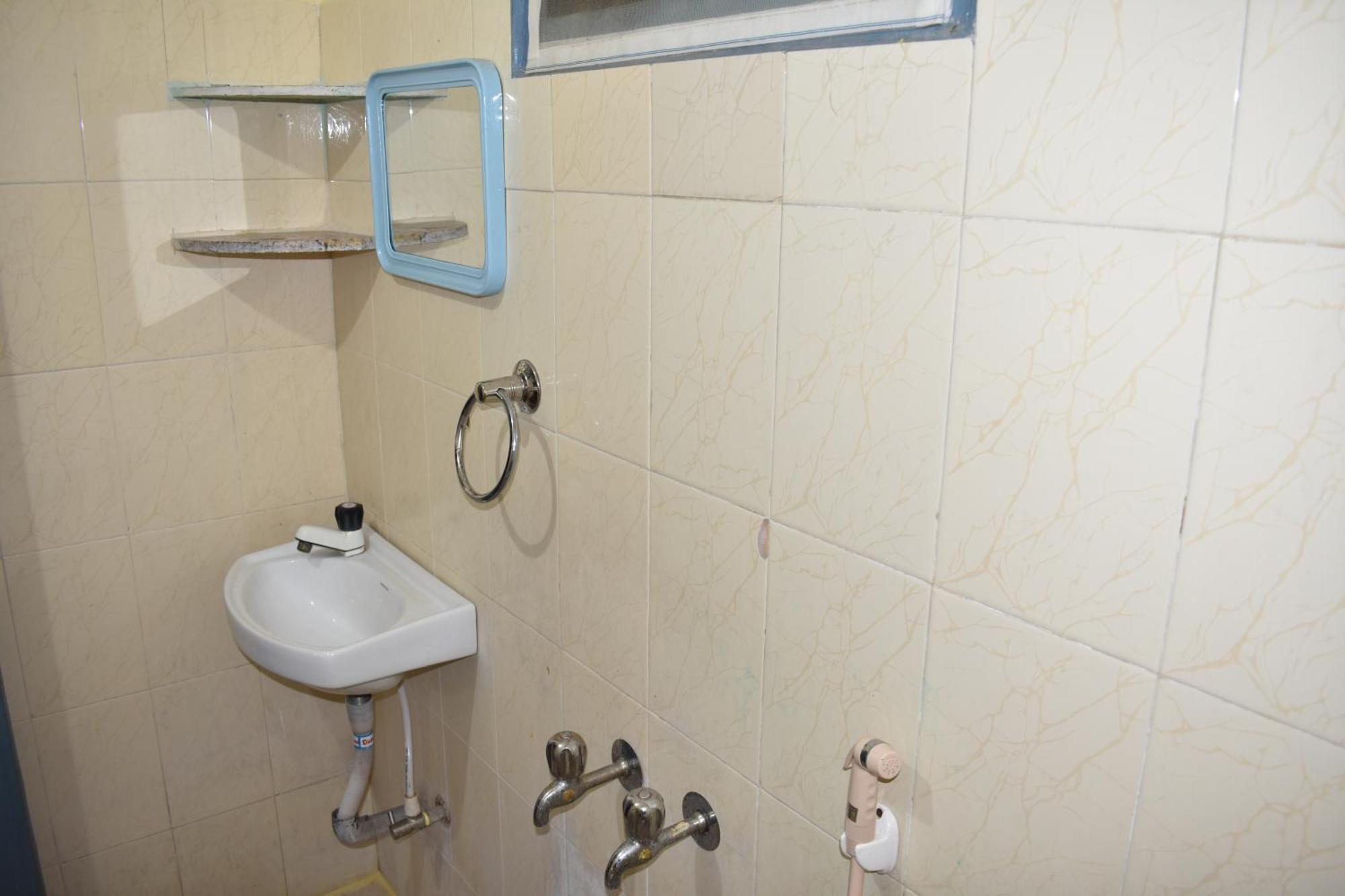 טירופאטי Sannidhi Service Apartments מראה חיצוני תמונה