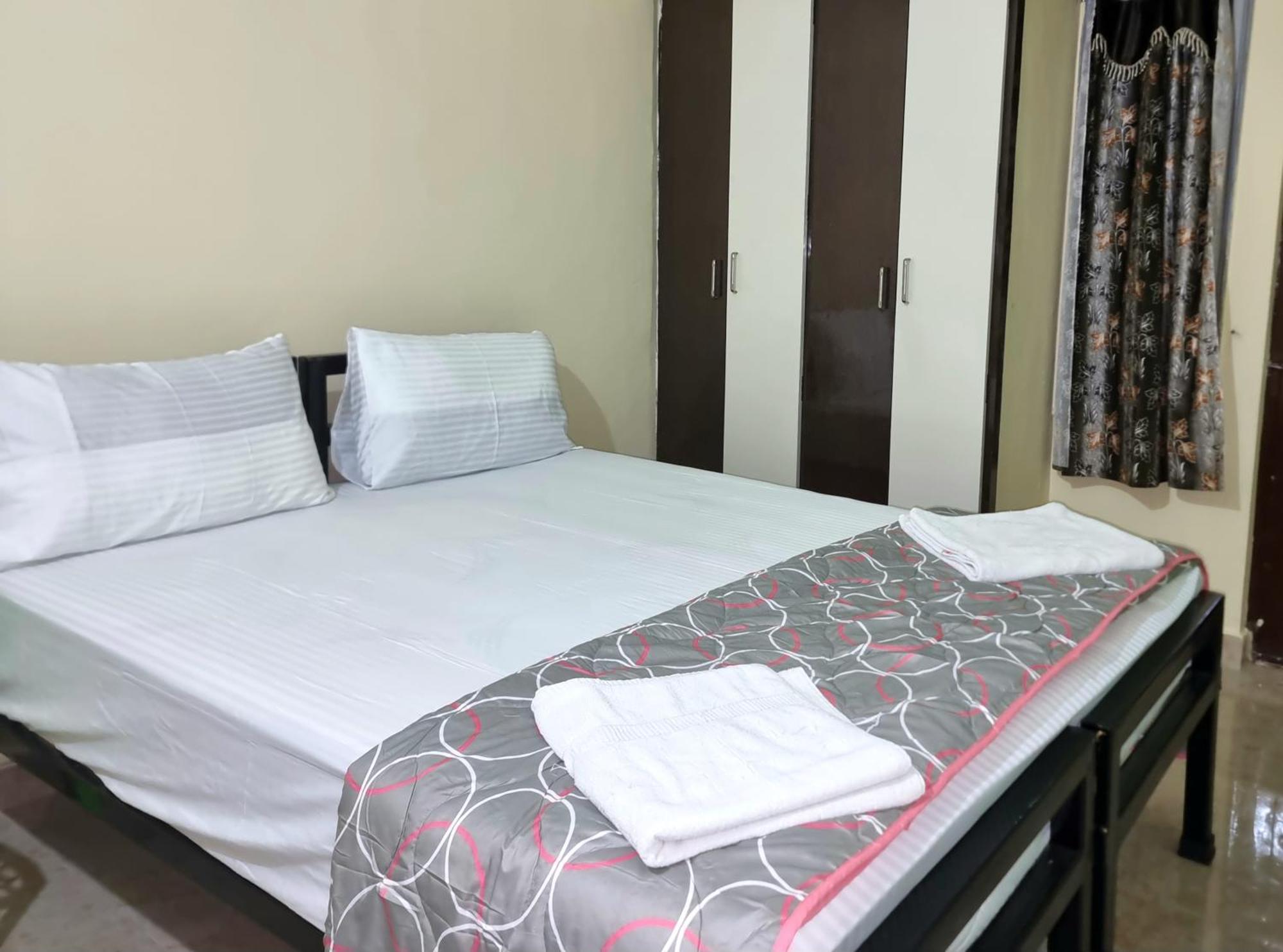 טירופאטי Sannidhi Service Apartments מראה חיצוני תמונה