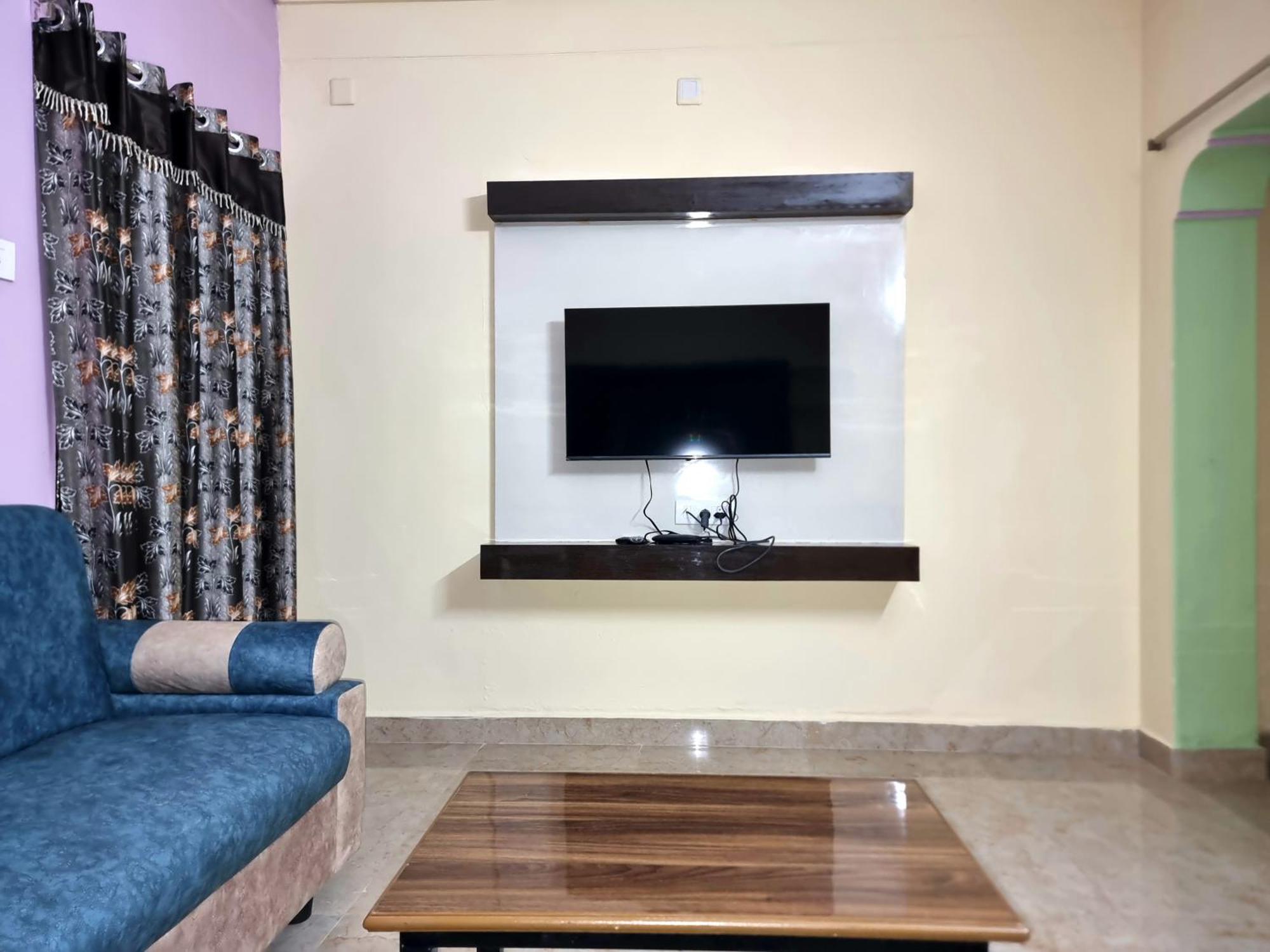 טירופאטי Sannidhi Service Apartments מראה חיצוני תמונה