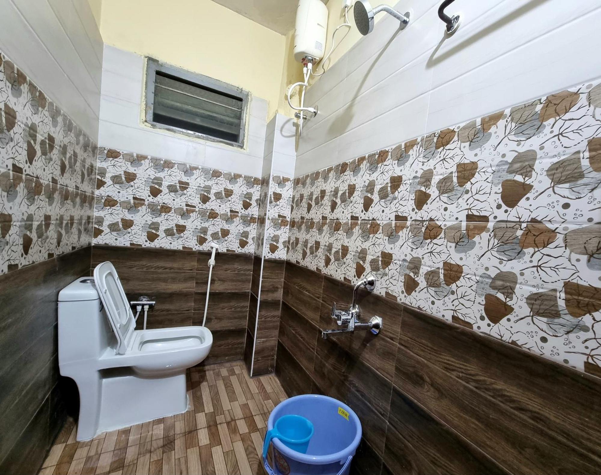 טירופאטי Sannidhi Service Apartments מראה חיצוני תמונה