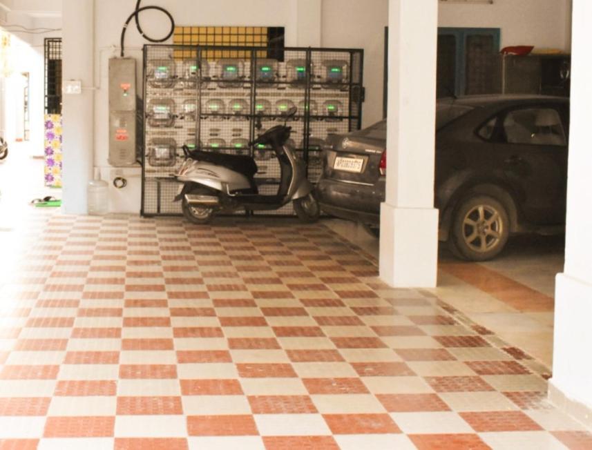 טירופאטי Sannidhi Service Apartments מראה חיצוני תמונה