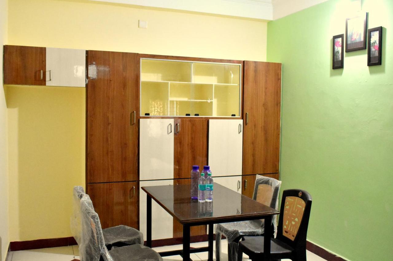 טירופאטי Sannidhi Service Apartments מראה חיצוני תמונה