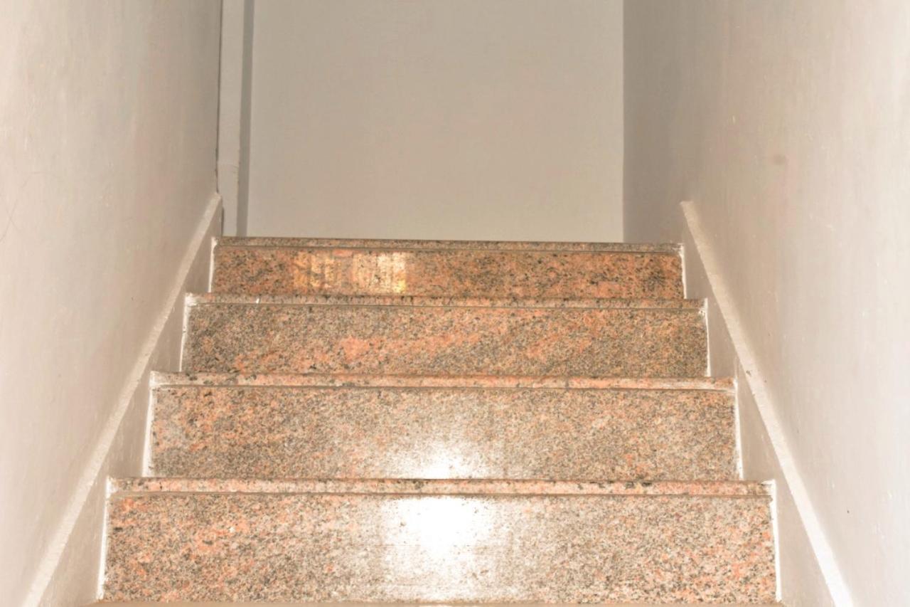 טירופאטי Sannidhi Service Apartments מראה חיצוני תמונה