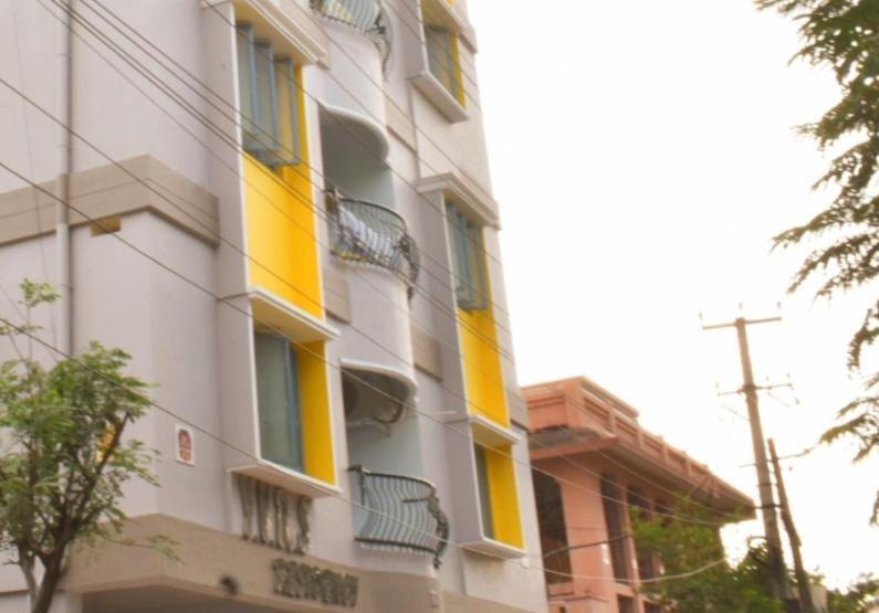 טירופאטי Sannidhi Service Apartments מראה חיצוני תמונה